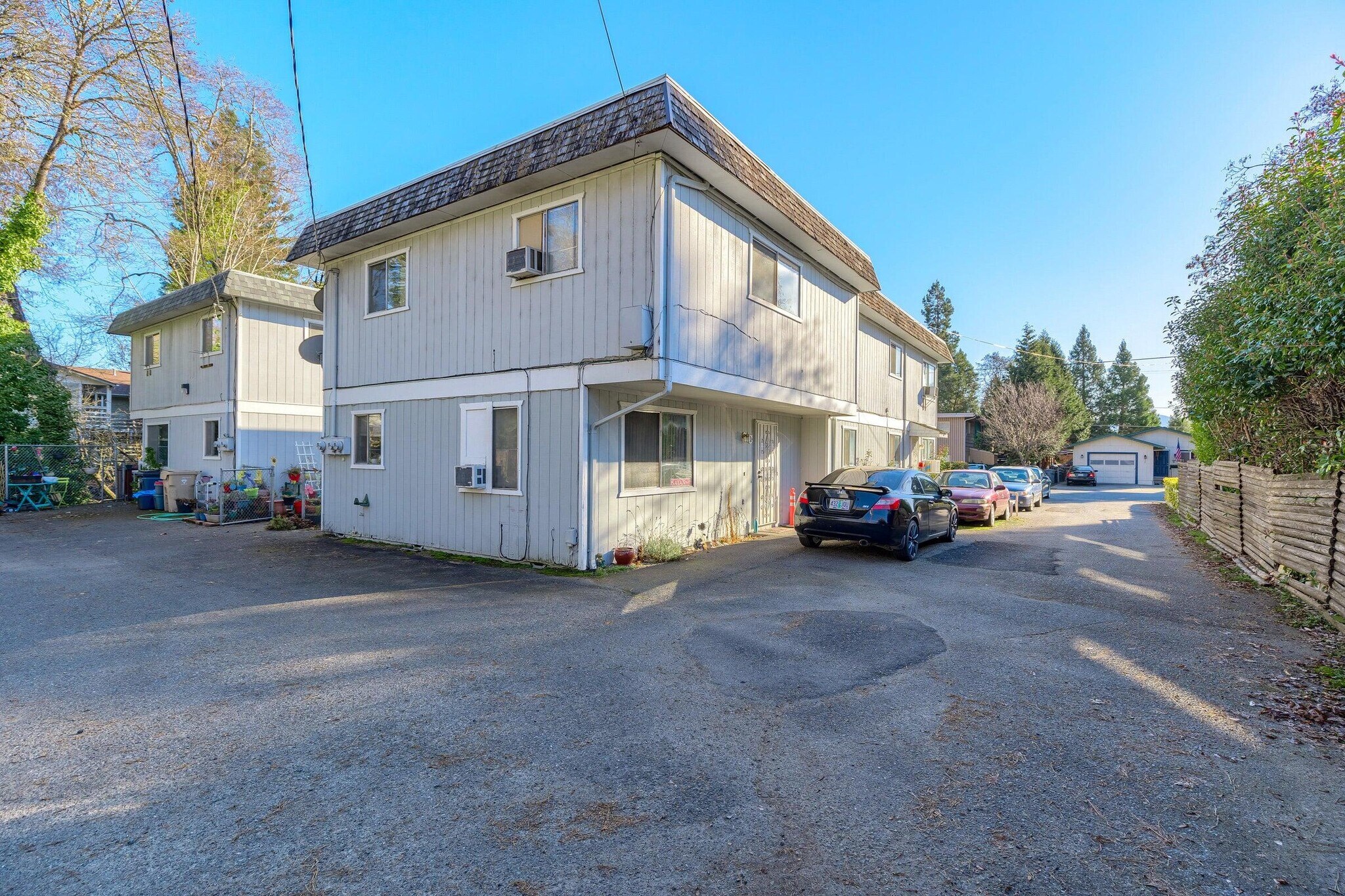 526 NW C St, Grants Pass, OR for sale Primary Photo- Image 1 of 1