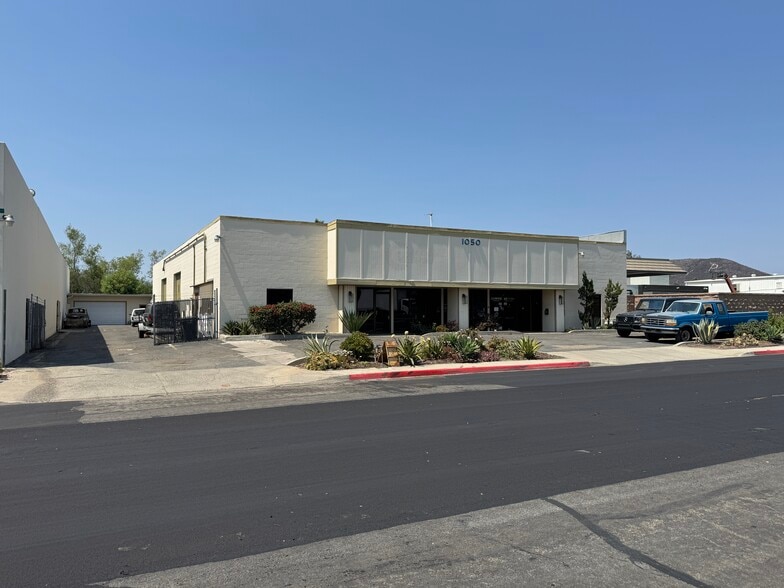 1050 Linda Vista Dr, San Marcos, CA for lease - Building Photo - Image 3 of 6