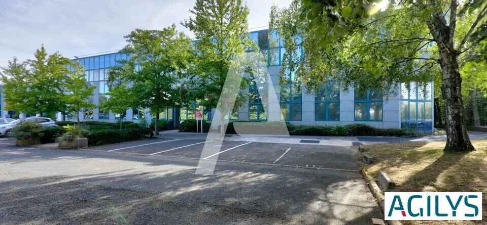 Office in Fresnes for lease - Building Photo - Image 1 of 3