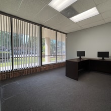 826 Creighton Rd, Pensacola, FL for lease Building Photo- Image 2 of 7