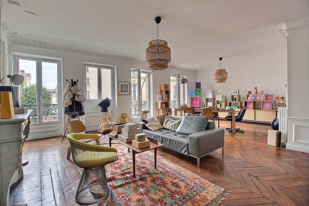 8 Rue Martel, Paris for lease Interior Photo- Image 1 of 5