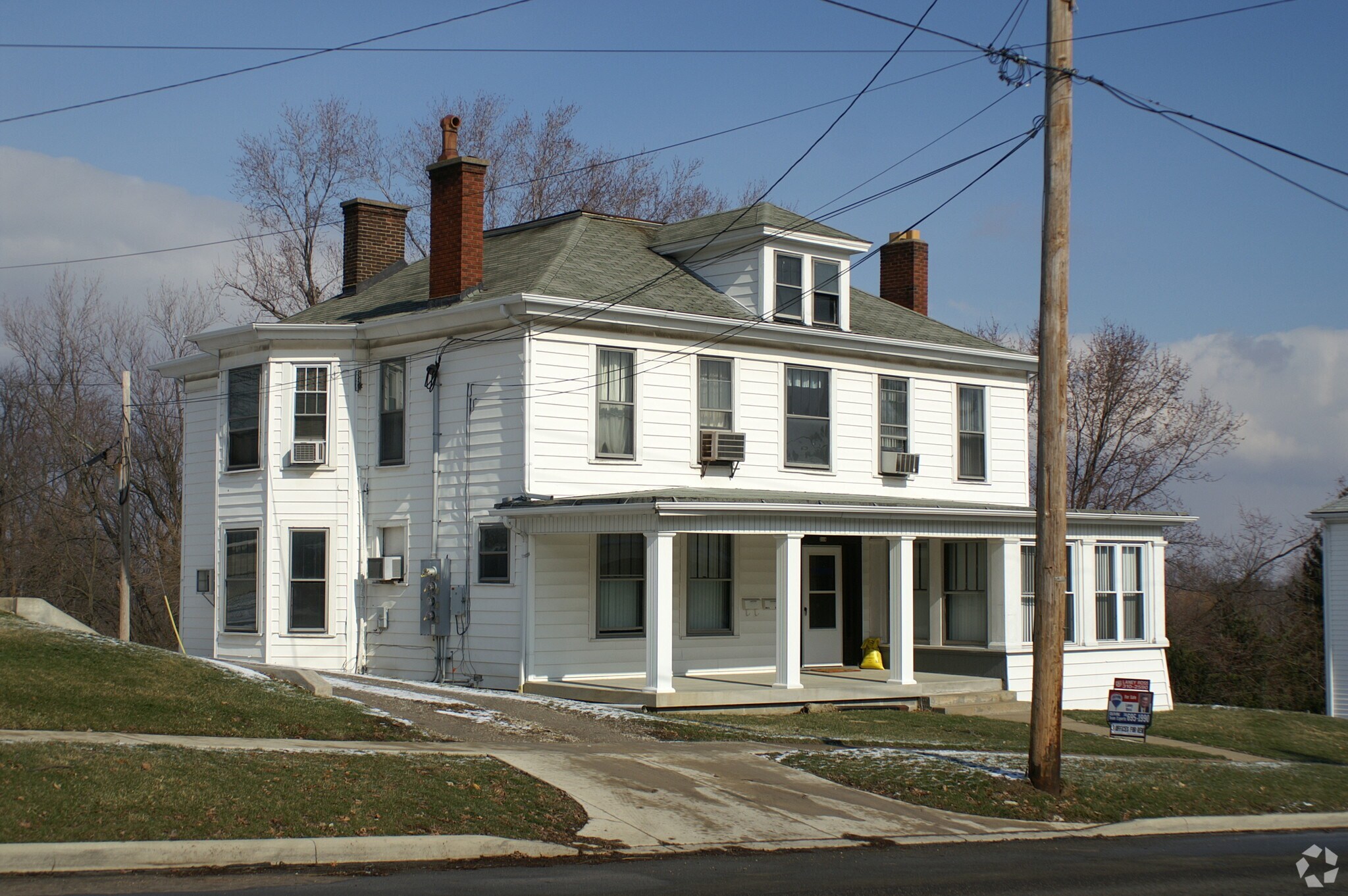 219 E Main St  