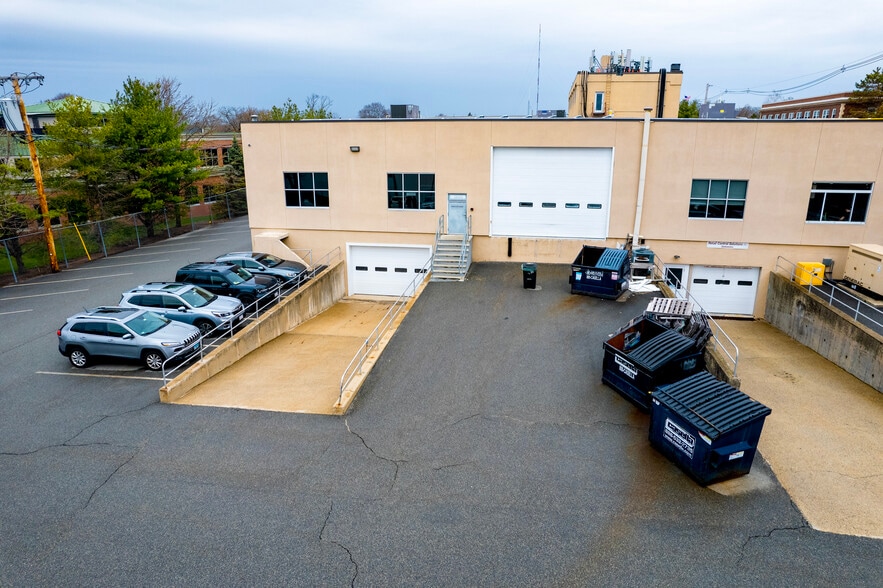 460 Hillside Ave, Needham, MA for lease - Building Photo - Image 2 of 7
