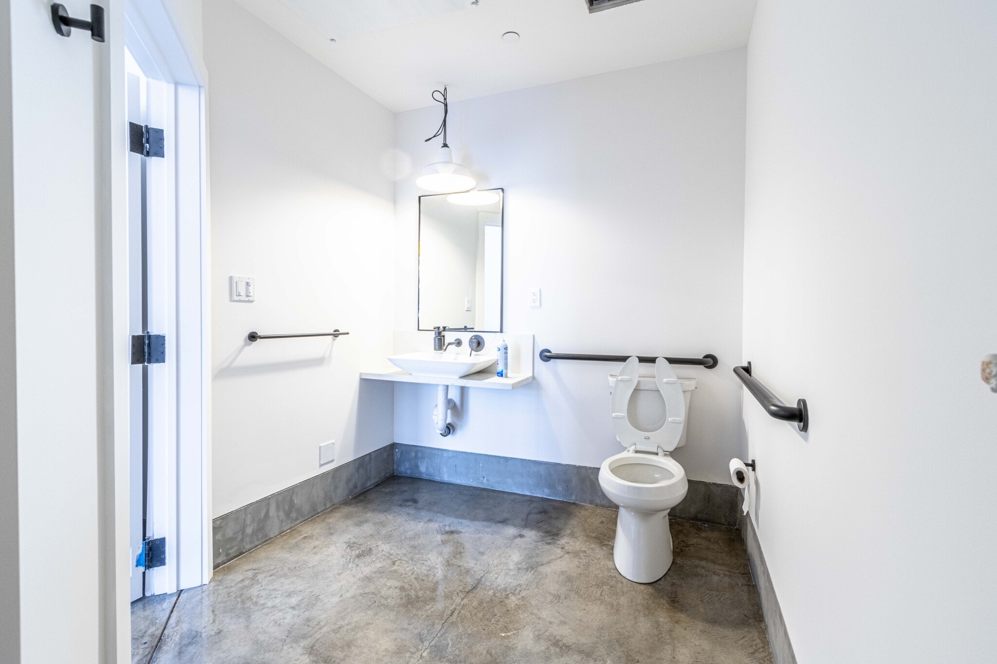 2422 3rd St, San Francisco, CA for lease Interior Photo- Image 1 of 6