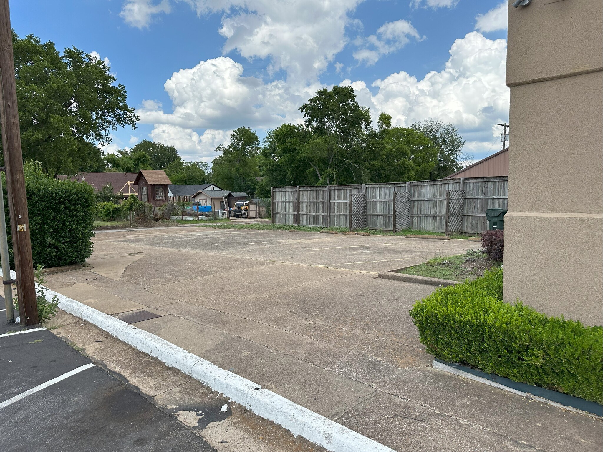 704 E Front St, Tyler, TX 75702 Tyler, TX Hospital Area Office Space