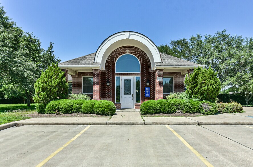 17131 Townes Rd, Friendswood, TX 77546