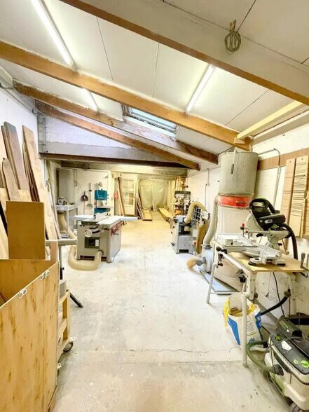 Retail in Maisons-Laffitte for lease - Interior Photo - Image 3 of 8