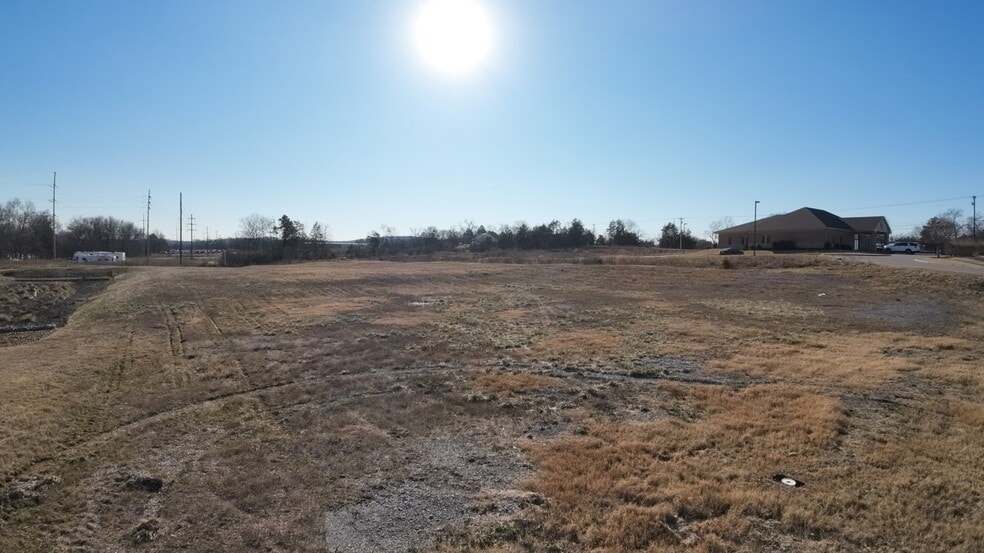 1222 S Hartmann Dr, Lebanon, TN for sale - Building Photo - Image 3 of 4