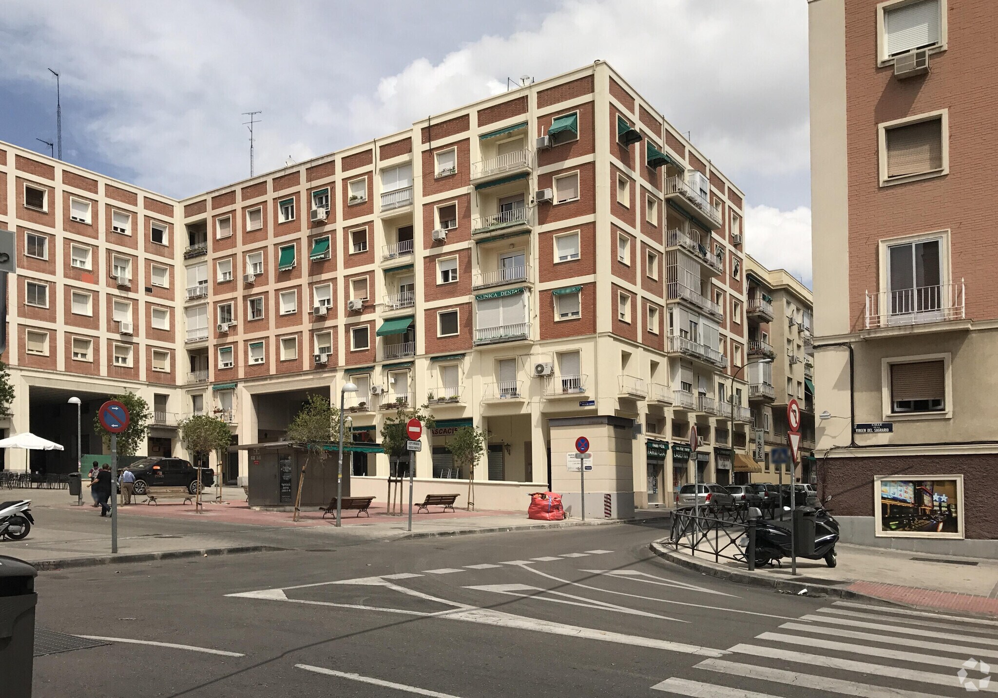 Plaza de la Virgen del Romero, 7, Madrid, Madrid for sale Primary Photo- Image 1 of 1