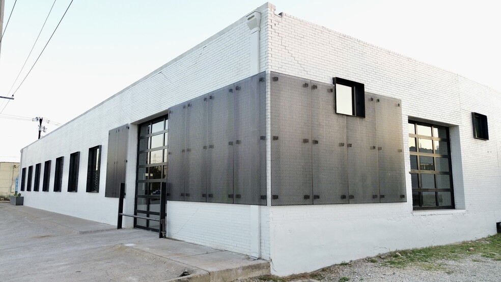 100 Howell St, Dallas, TX for lease - Building Photo - Image 3 of 21