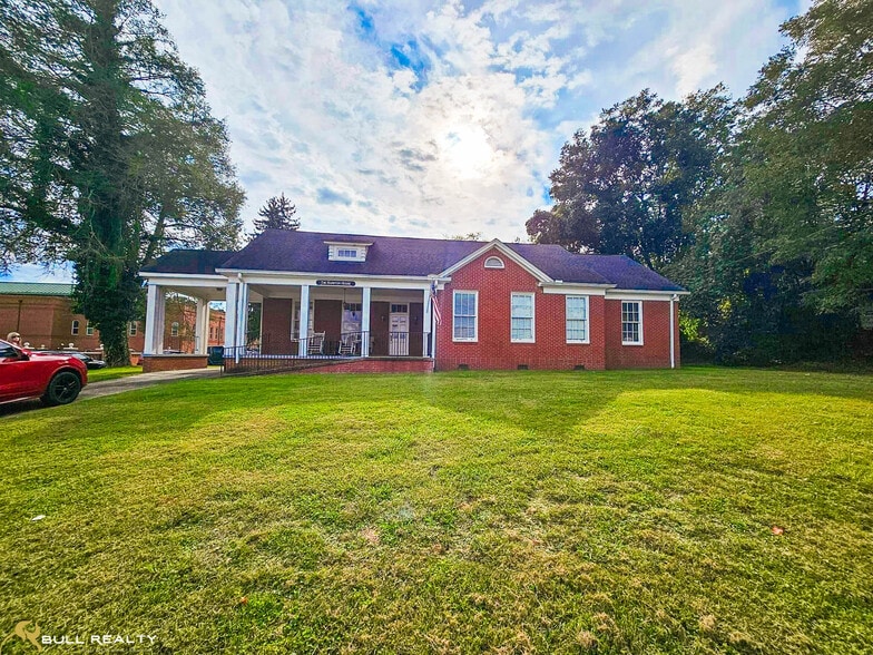 51 Broad St, Ellijay, GA for lease - Building Photo - Image 2 of 12