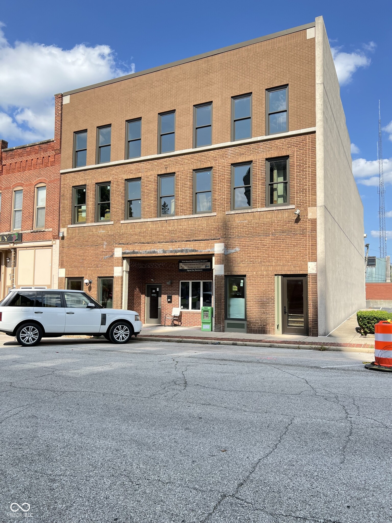 9-11 American Legion Pl, Greenfield, IN for sale Building Photo- Image 1 of 18