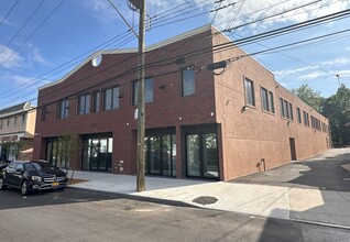 217 Main St, Staten Island, NY for lease Building Photo- Image 2 of 6