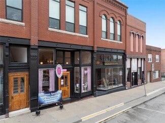 More details for 104-106 W Pearl St, Harrisonville, MO - Retail for Sale