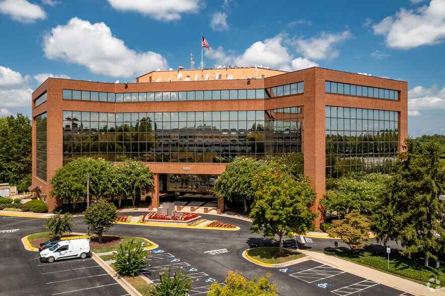 100 Lakeforest Blvd, Gaithersburg, MD for lease - Building Photo - Image 1 of 5