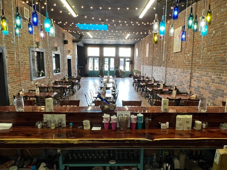 503505 S Main St, Calvert, TX 77837 The Wonkey Donkey