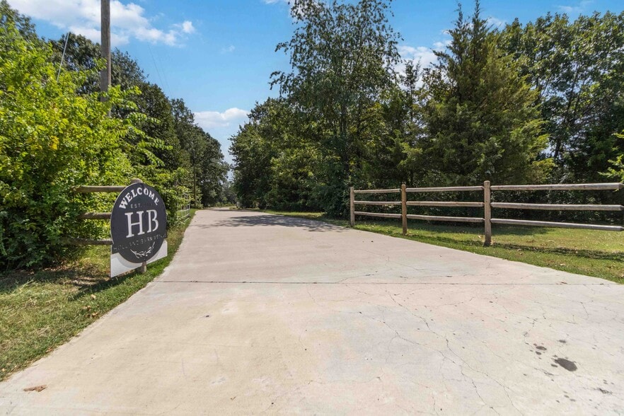 1045 NW Holland Ave, Gentry, AR for sale - Building Photo - Image 2 of 72