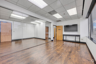 2201 Main St, Dallas, TX for lease Interior Photo- Image 2 of 5