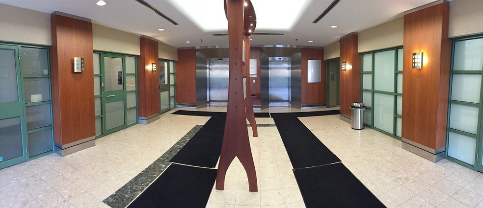 300 Wellington St, London, ON for sale - Building Photo - Image 3 of 3