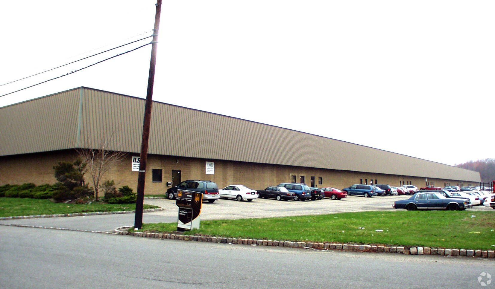 24 Commerce Rd, Fairfield, NJ 07004 - Industrial for Lease | LoopNet.com