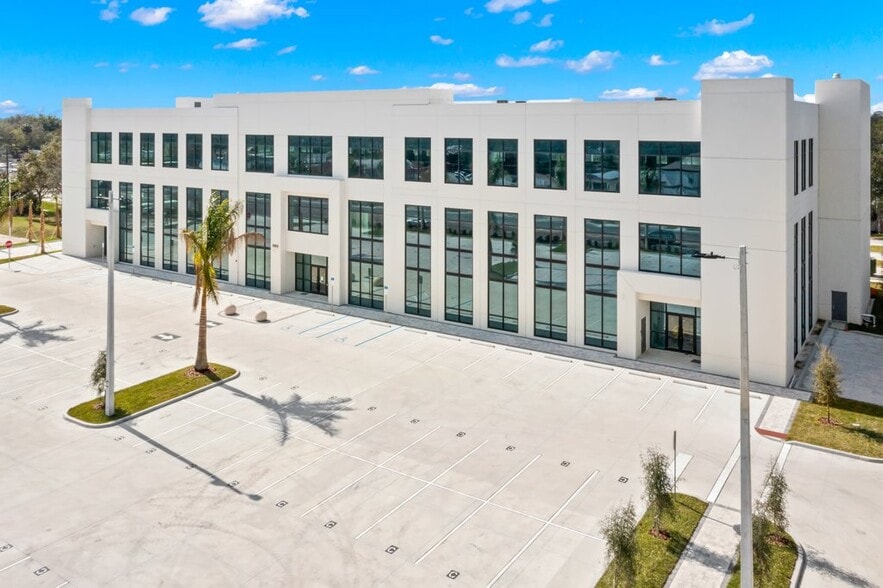 10050-n-florida-ave-tampa-fl-33612-north-florida-office-complex