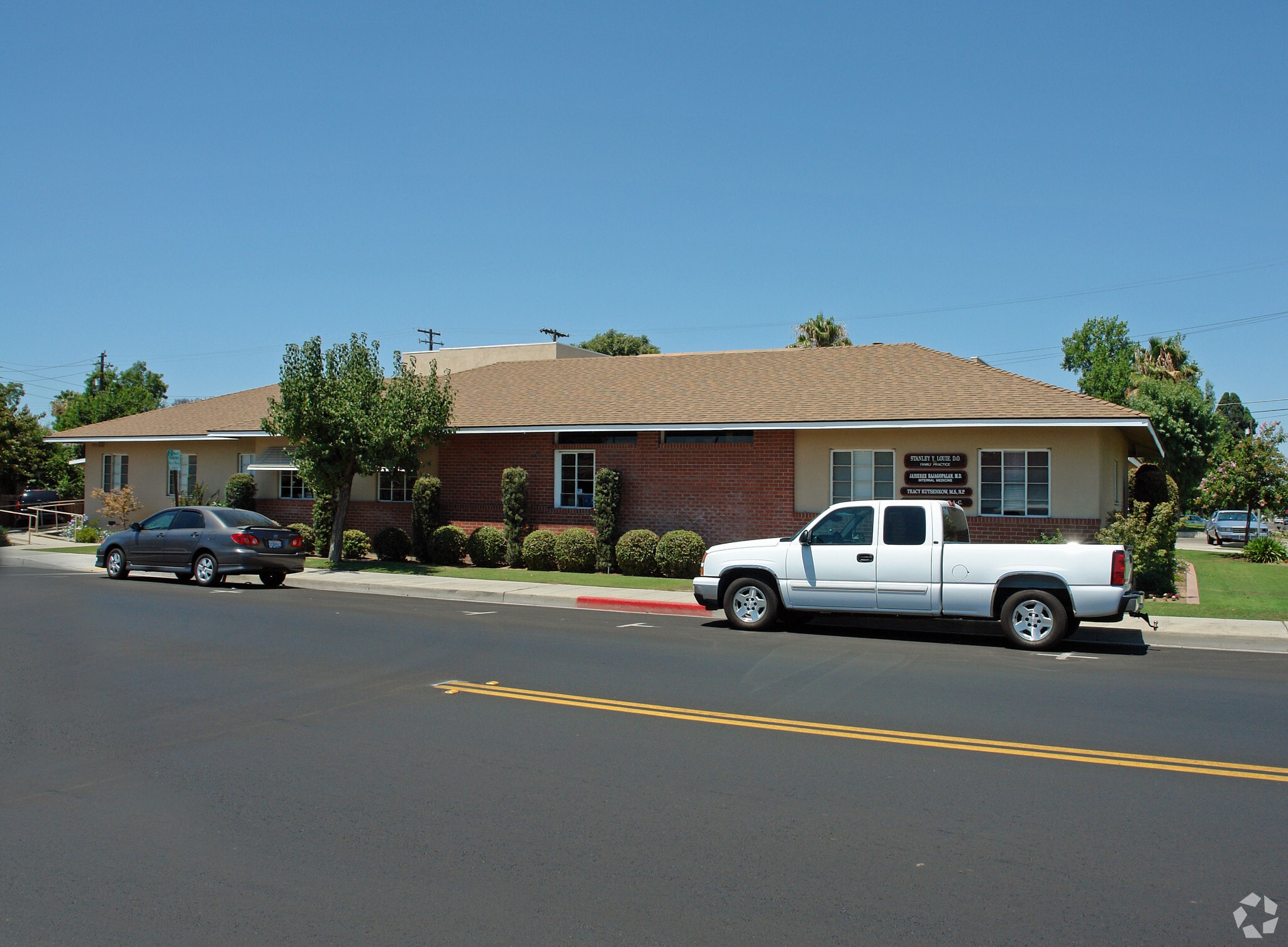 2511 Logan St, Selma, CA for lease Primary Photo- Image 1 of 10