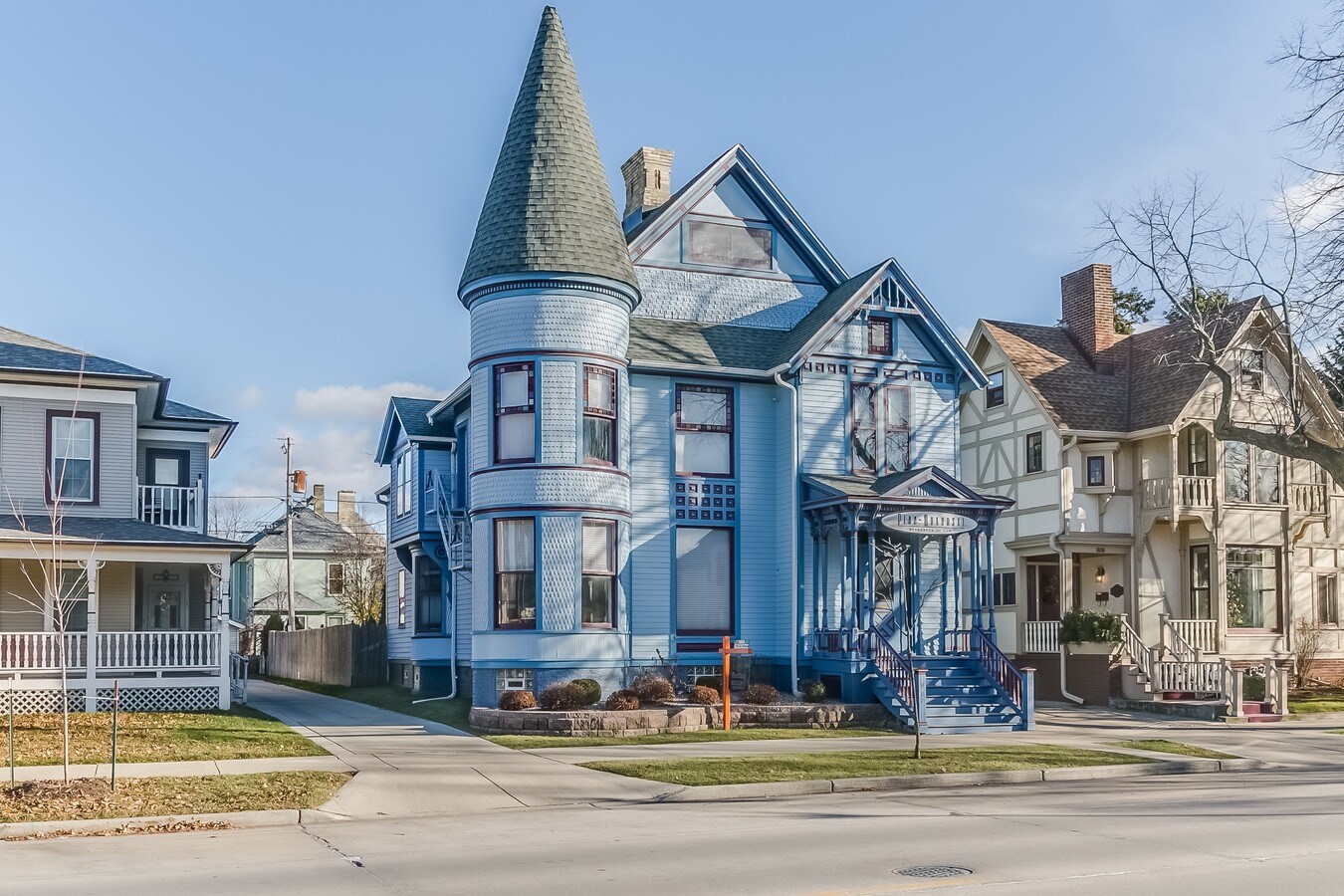 927 Main St, Racine, WI 53403