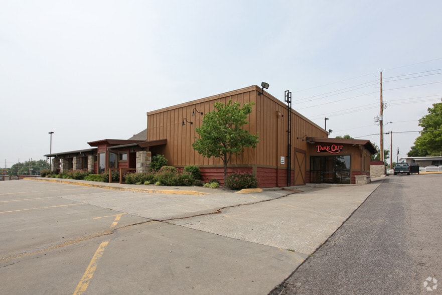 3704 Faraon St, Saint Joseph, MO for sale - Building Photo - Image 2 of 50