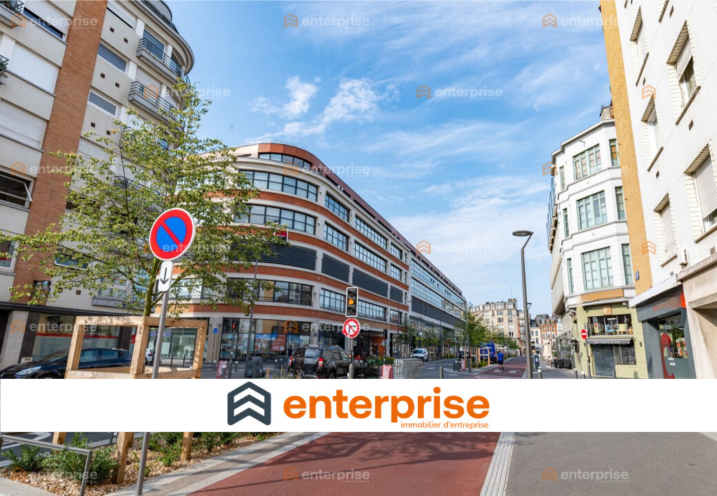Retail in Lille for lease Building Photo- Image 1 of 2