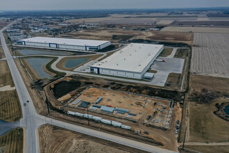 8730 Northwest Blvd, Davenport, IA - aerial  map view