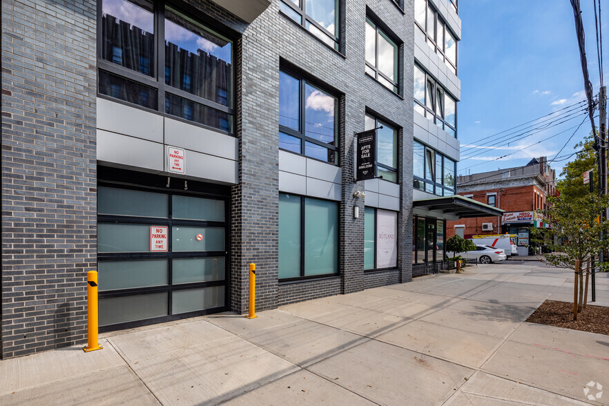 401 Rutland Rd, Brooklyn, NY for lease - Building Photo - Image 3 of 9