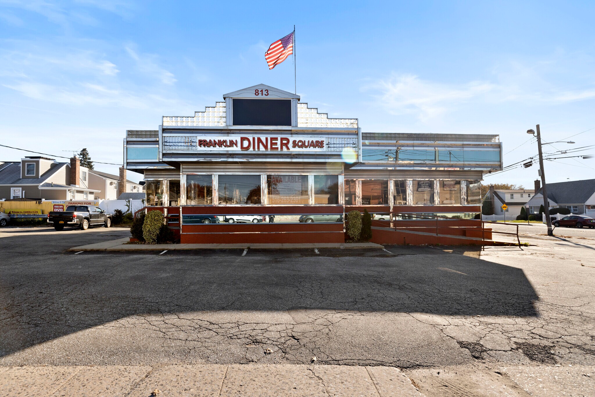813 Hempstead Tpke, Franklin Square, NY for sale Primary Photo- Image 1 of 1