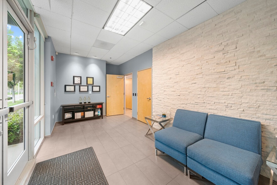 9601 Irvine Center Dr, Irvine, CA for sale - Lobby - Image 3 of 40