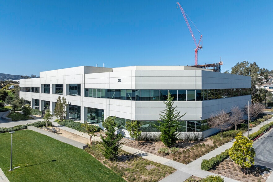 225 Gateway Blvd, South San Francisco, CA for lease - Building Photo - Image 2 of 7