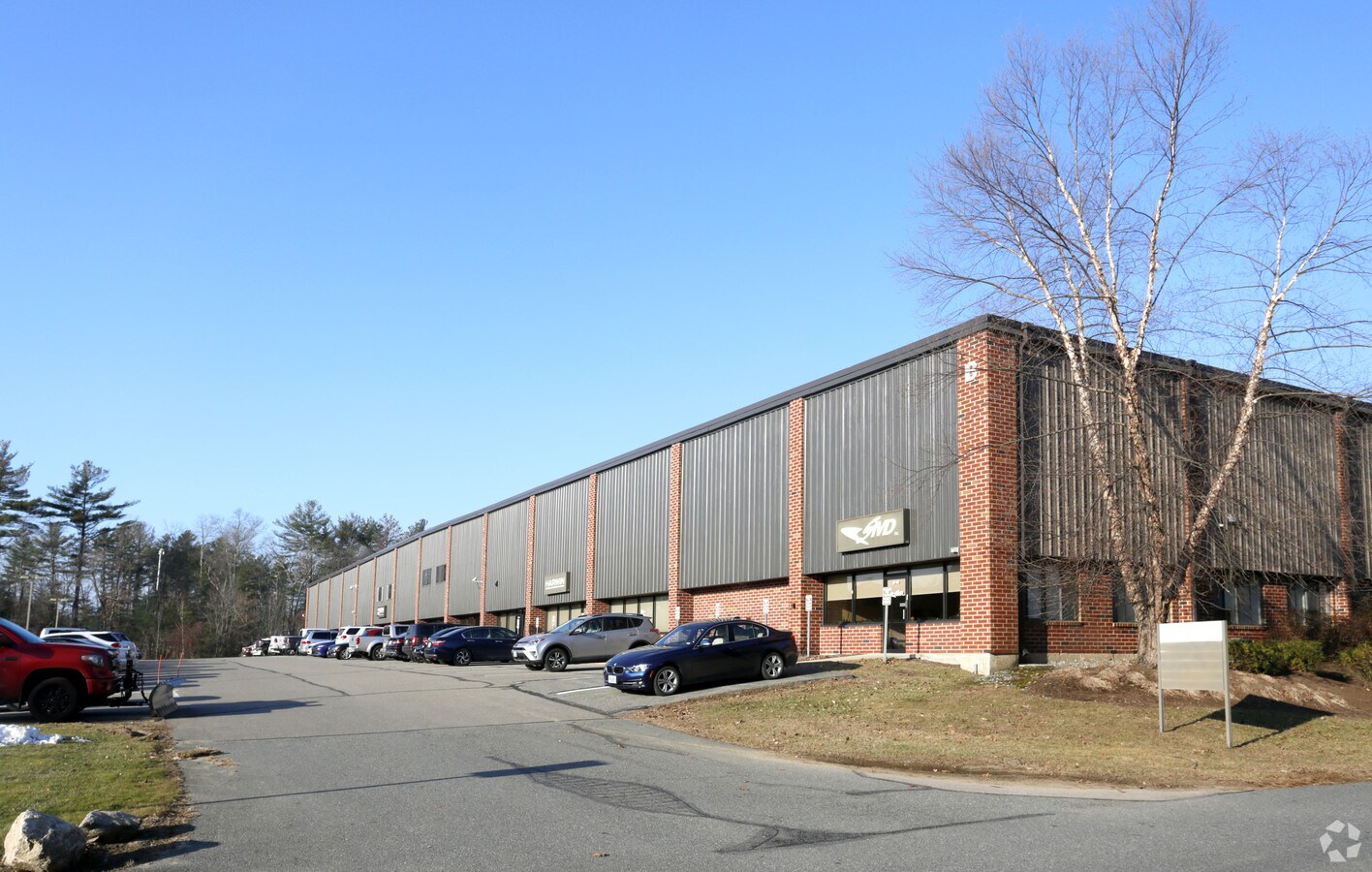 7 Raymond Ave, Salem, NH 03079 Bldg B