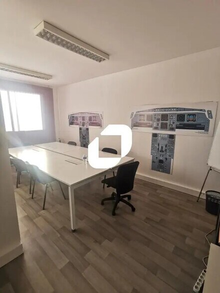 Office in Noisy-le-Grand for sale - Interior Photo - Image 3 of 6