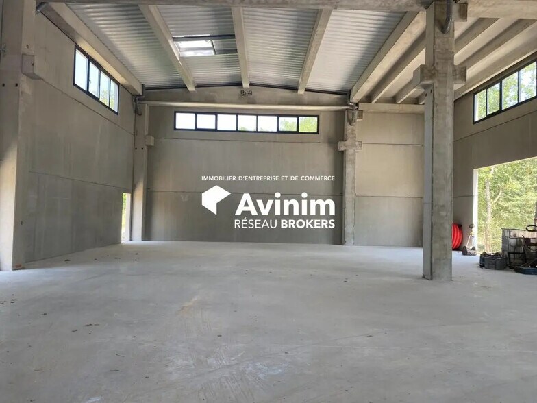 Flex in Fayence for lease - Building Photo - Image 3 of 9