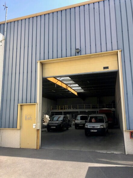 Flex in Bezons for lease - Building Photo - Image 3 of 3