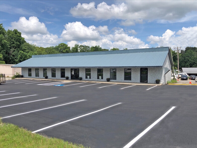 Industrial + Retail/Industrial portfolio of 2 properties for sale on LoopNet.com - Building Photo - Image 2 of 5