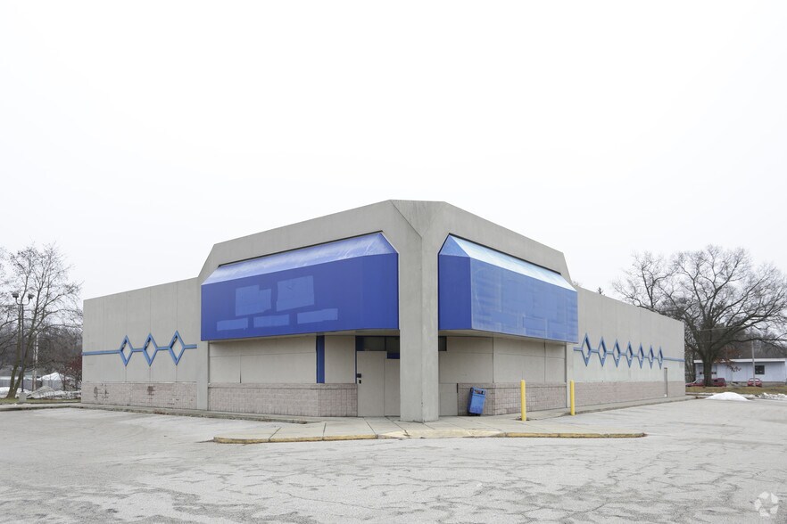 821 E Apple Ave, Muskegon, MI for sale - Primary Photo - Image 1 of 1