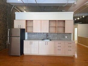 1417 Main St, Cincinnati, OH for lease Interior Photo- Image 2 of 10