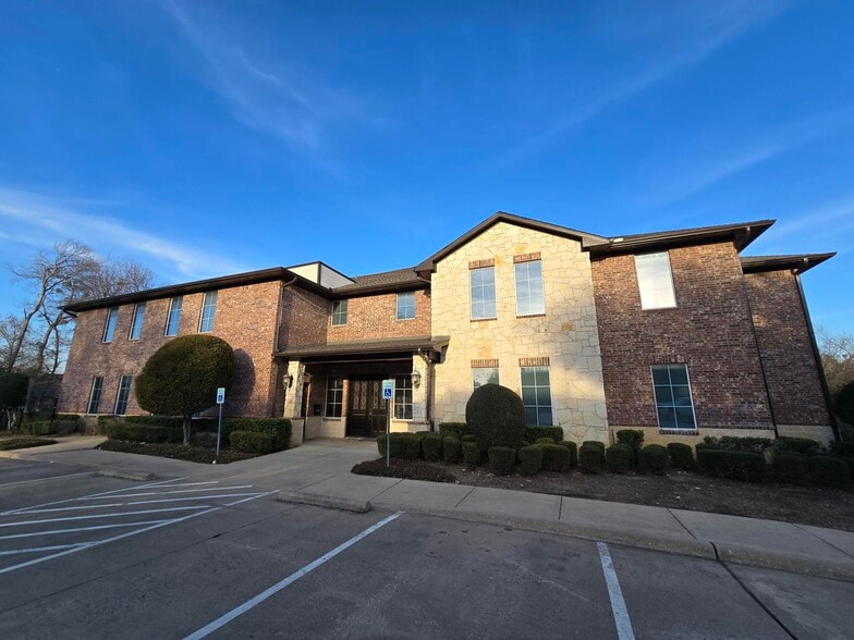 2340 Justin Rd, Highland Village, TX for lease - Building Photo - Image 1 of 6
