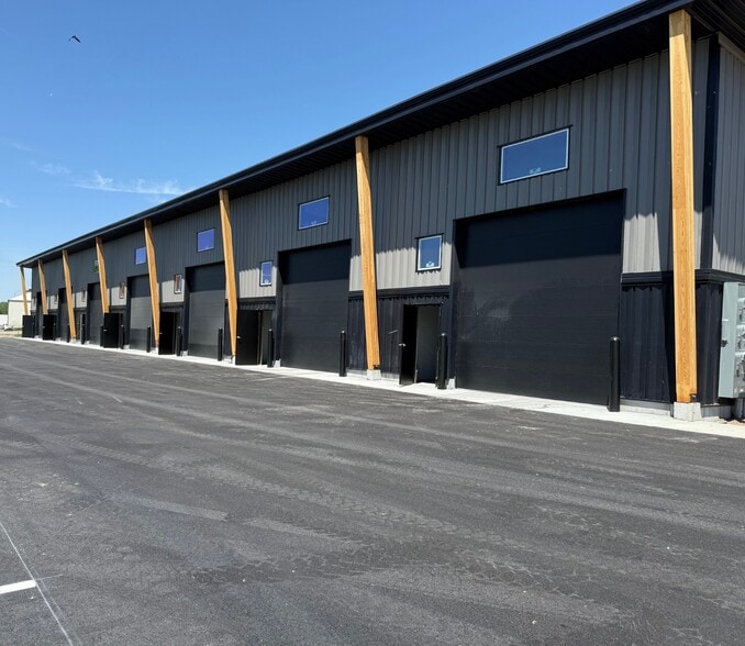 4962 3300 w, Rexburg, ID for lease - Building Photo - Image 2 of 27