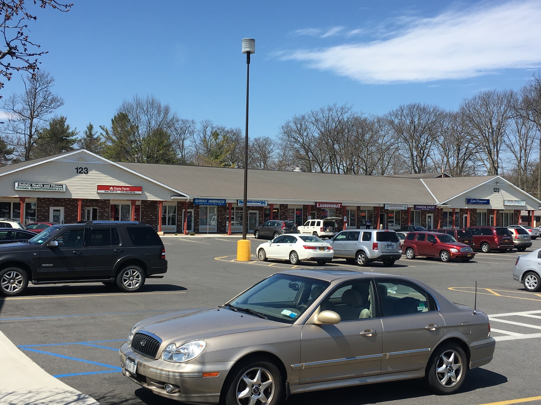123 Saratoga Rd, Schenectady, NY for lease Interior Photo- Image 1 of 4