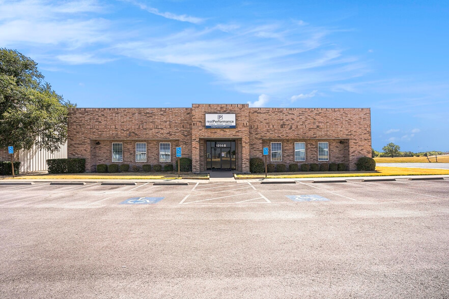 1014 N Nolan River Rd, Cleburne, TX for sale - Building Photo - Image 3 of 24