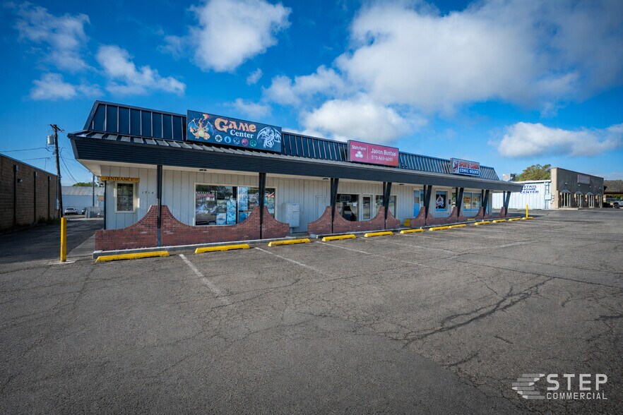 Owner User Potential with Income portfolio of 2 properties for sale on LoopNet.com - Building Photo - Image 2 of 11