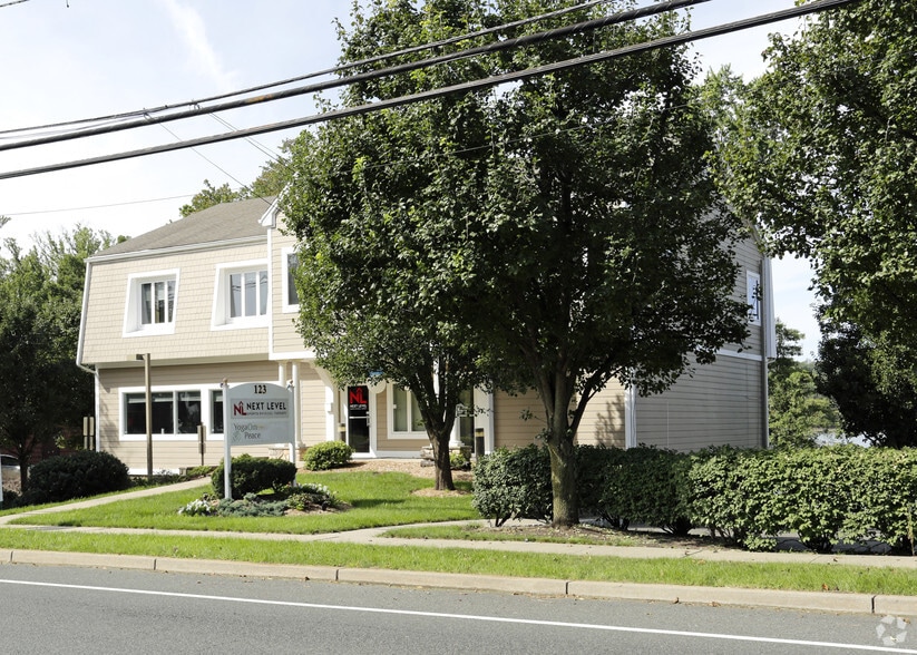 123 Broadway, Woodcliff Lake, NJ for lease - Building Photo - Image 2 of 7