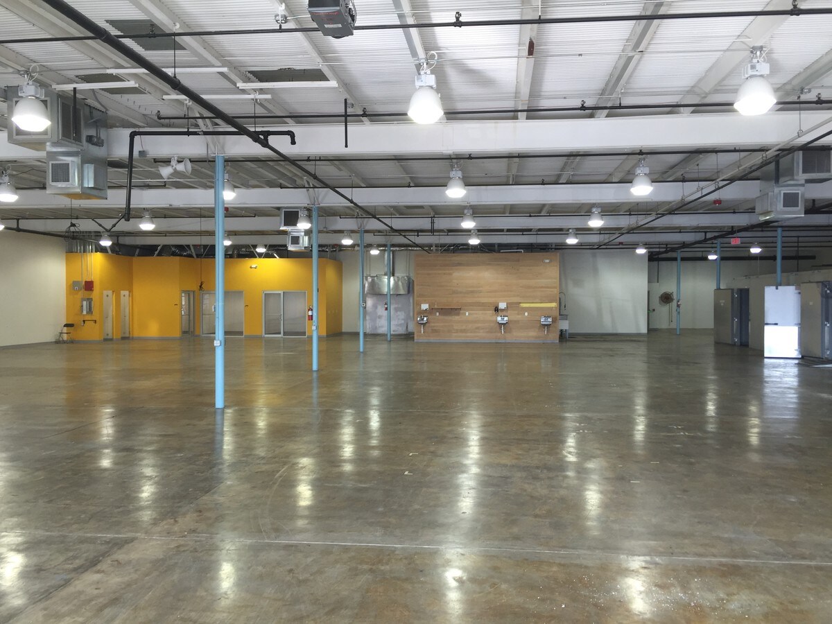 4001 Earhart Blvd., New Orleans, LA 70125