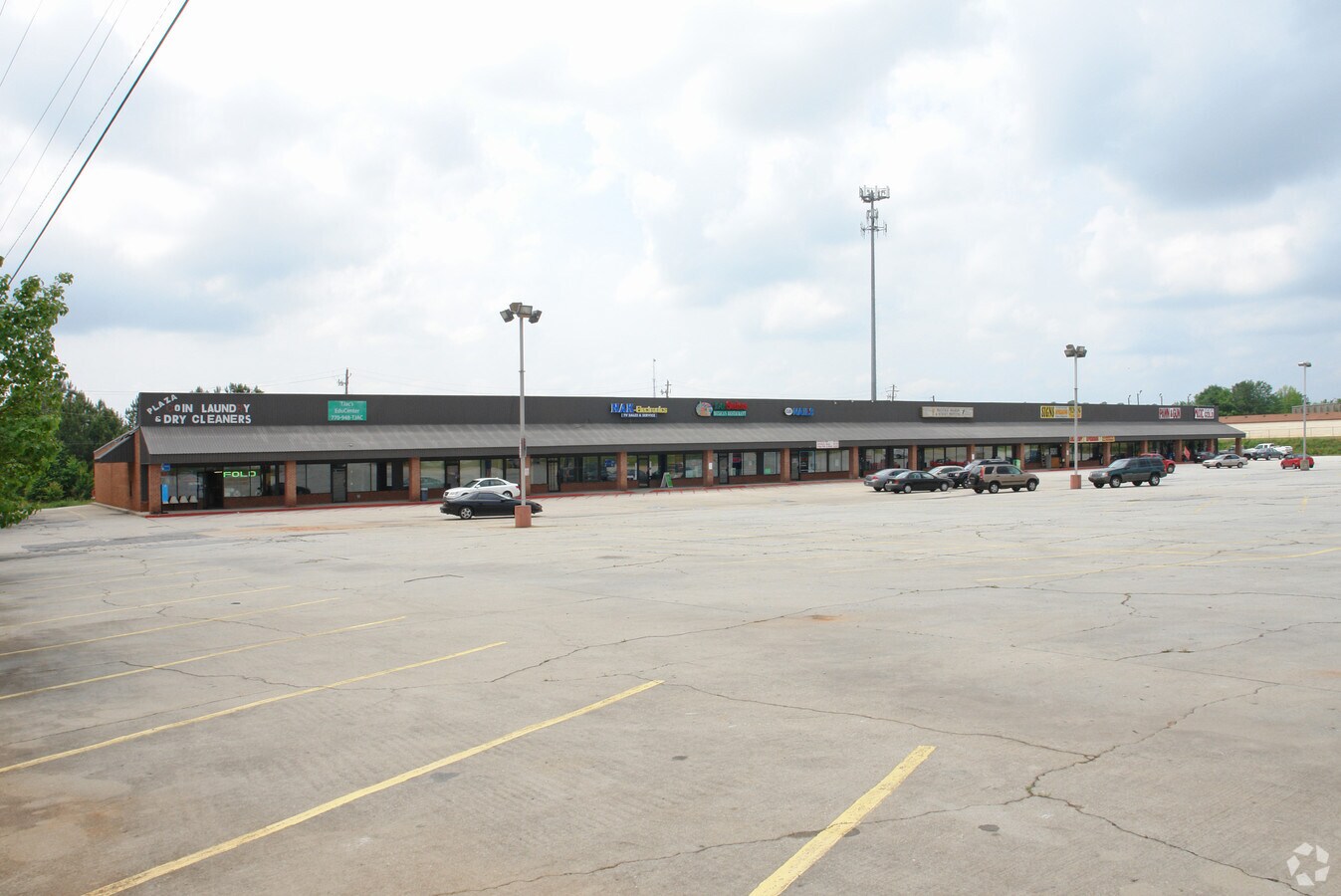 411 Maxham Rd, Austell, GA 30168