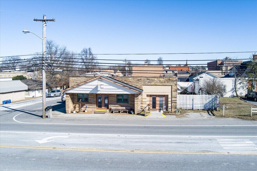 142 West Ave, Crossville, TN for sale - Building Photo - Image 1 of 49